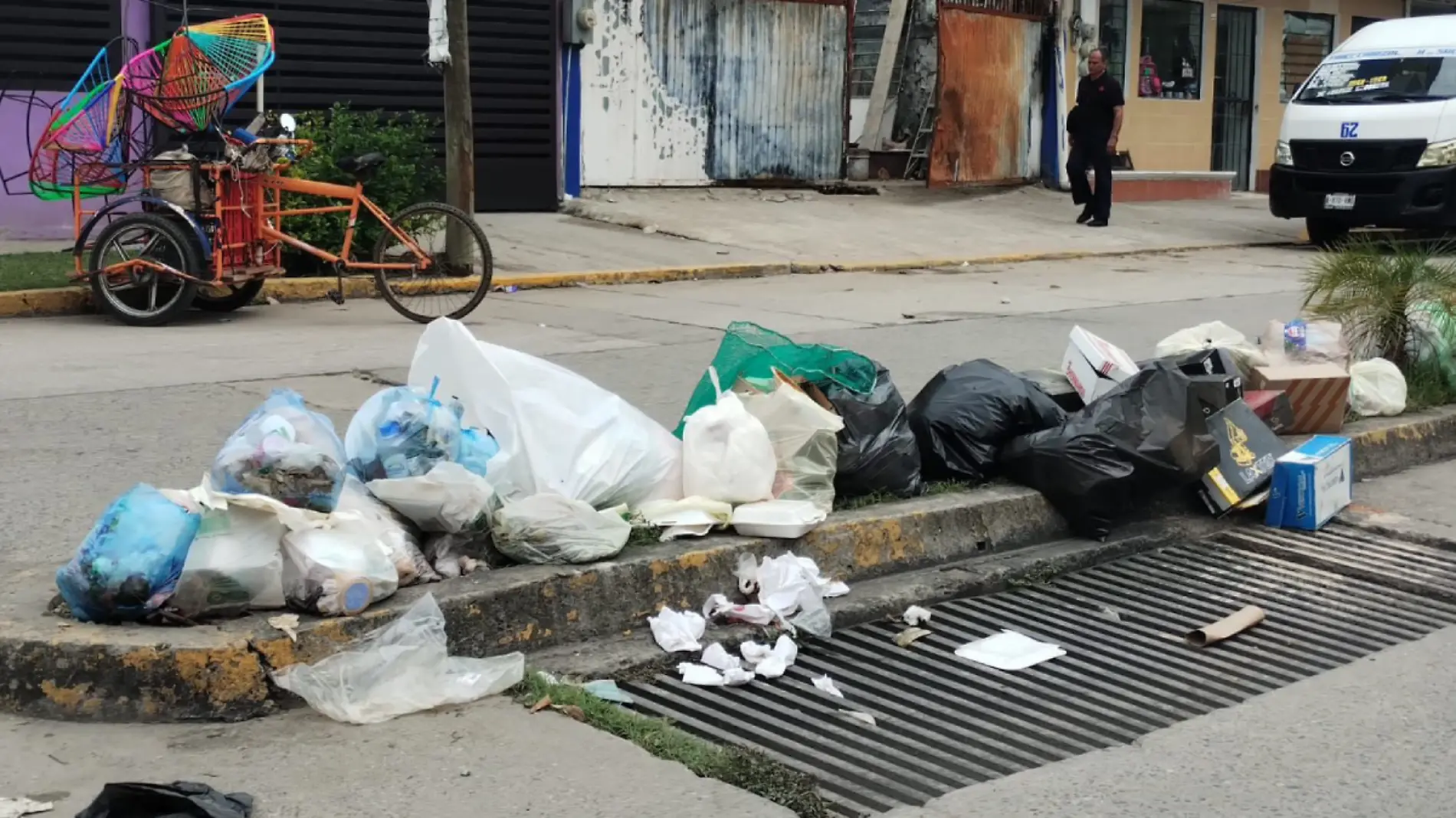 basura fraccionamiento Bosques